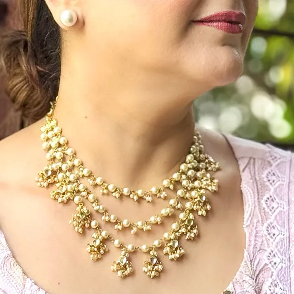 Gold_Layered_Kundan_Necklace_For_Women