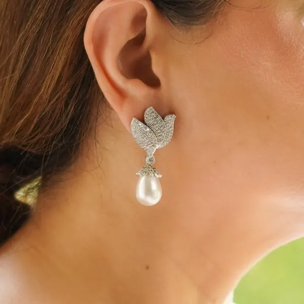 Silver_Leafy_Pearl_Drop_Earrings_For_Women