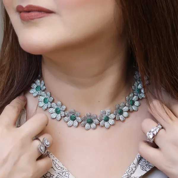 Green_Lush_Stone_Necklace_Set_For_Women
