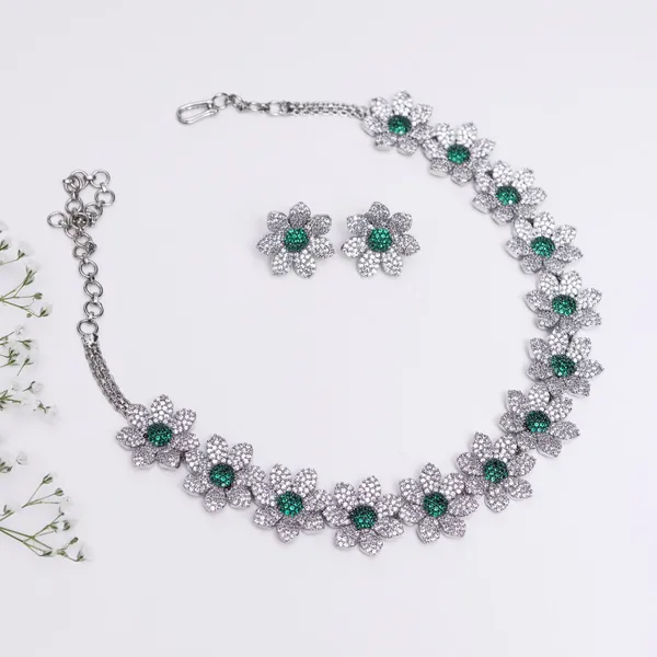 Green_Lush_Stone_Necklace_Set_For_Women