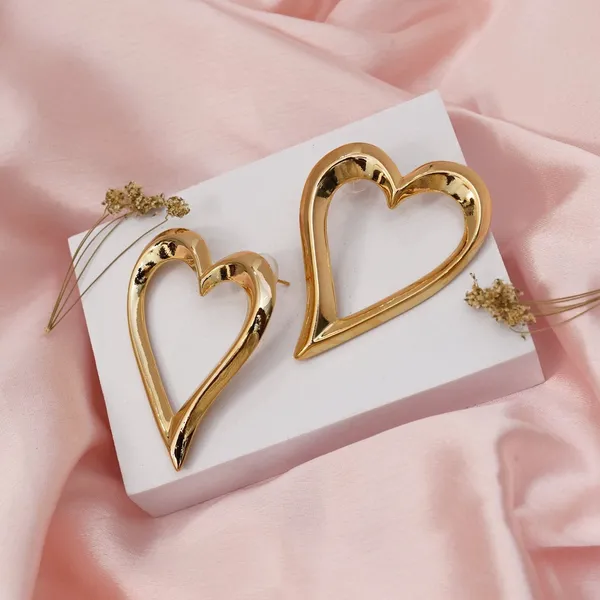 Gold_Oversized_Heart_Shaped_Earrings_For_Women