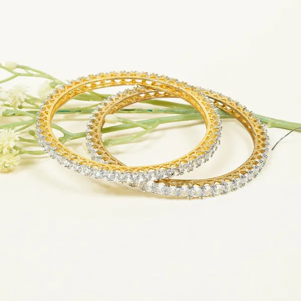 Gold_Rhea_Single_Line_Pointer_Bangles_For_Women