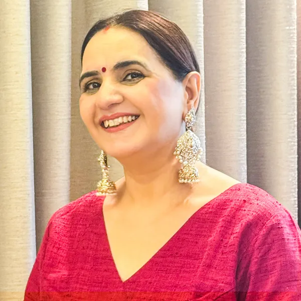 Gold_Rashida_Chandbali_Earrings_For_Women