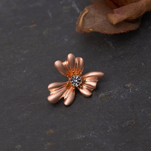Rosegold_Flower_Stud_Earrings_For_Women