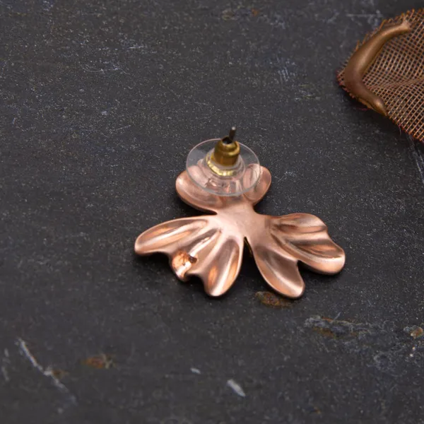 Rosegold_Flower_Stud_Earrings_For_Women