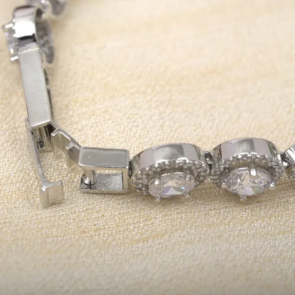 Silver_Round_Daimond_Tennis_Openable_Bracelet_For_Women