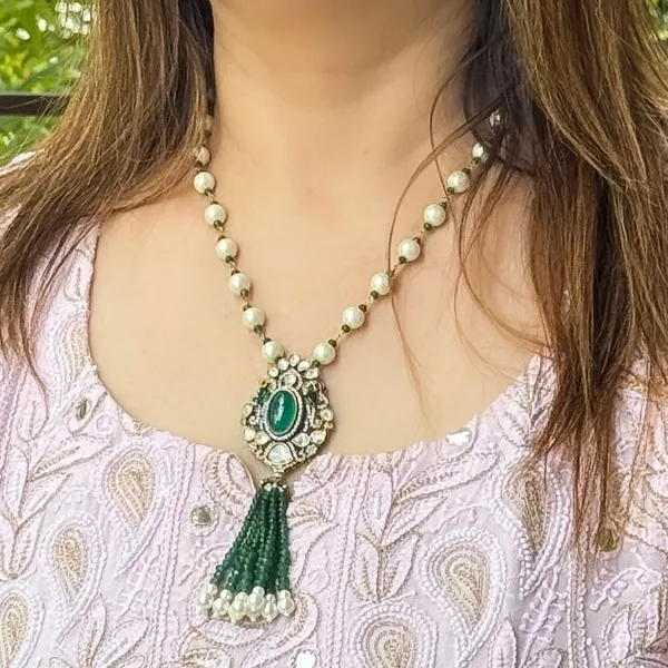 Green_Victorian_Drop_Tassel_Necklace_For_Women