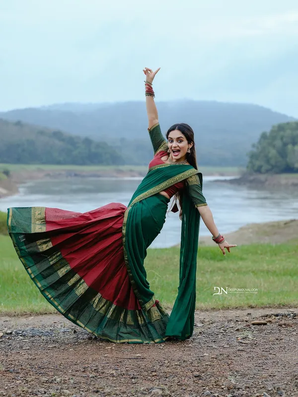 Red_And__Green_Kanjivaram_silk__Half_Lehenga_Saree_With_Blouse_And_Dupatta_For_Women