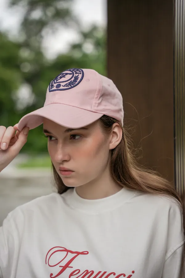 Rose_Frost_Crest_Emblem_Oxford_Cap_For_Unisex