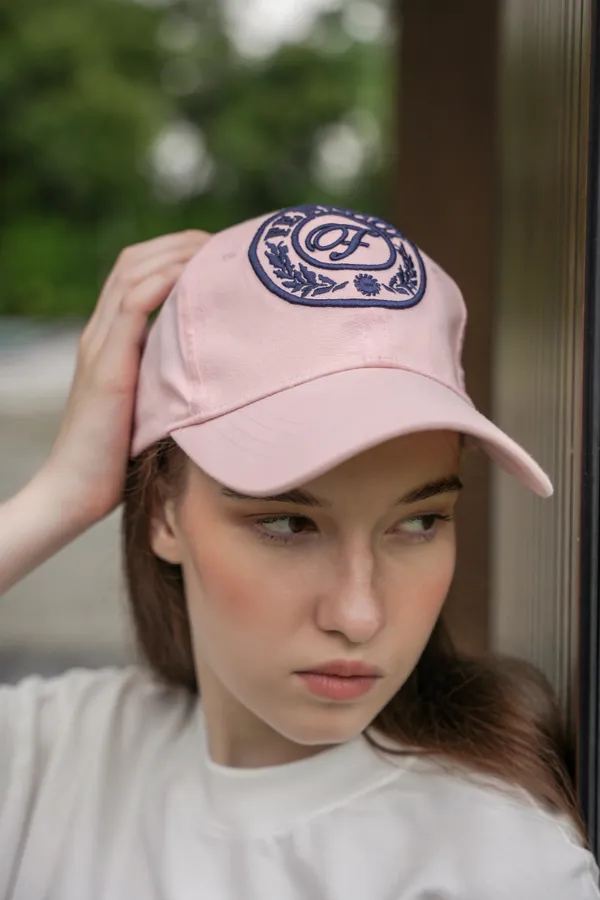 Rose_Frost_Crest_Emblem_Oxford_Cap_For_Unisex