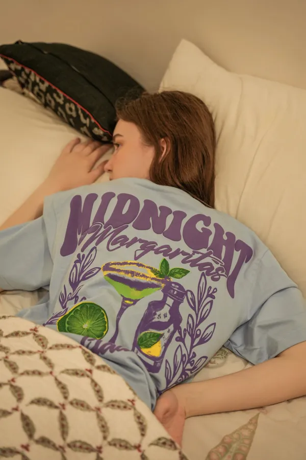 Glacier_Mist_Midnight_Margarita_Printed_Cotton_Oversized_Tee_For_Unisex