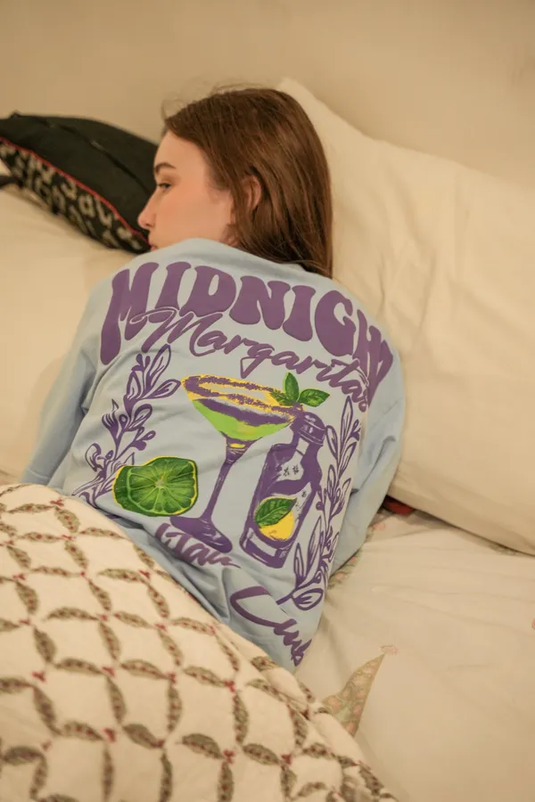 Glacier_Mist_Midnight_Margarita_Printed_Cotton_Oversized_Tee_For_Unisex