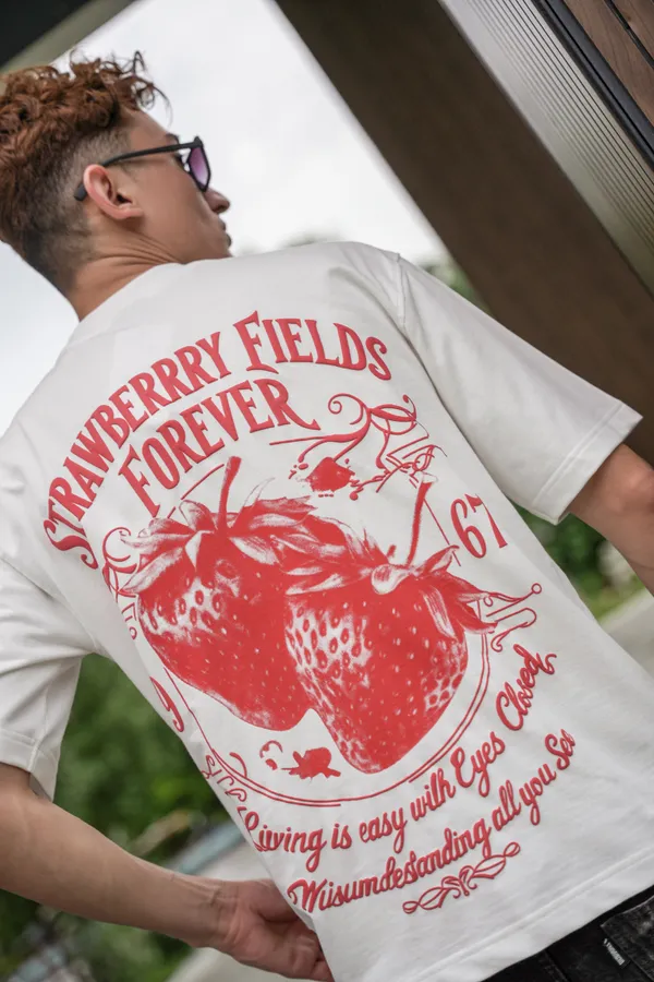 Vanilla_Drift_Strawberry_Anthem_Printed_Cotton_Oversized_Tee_For_Unisex
