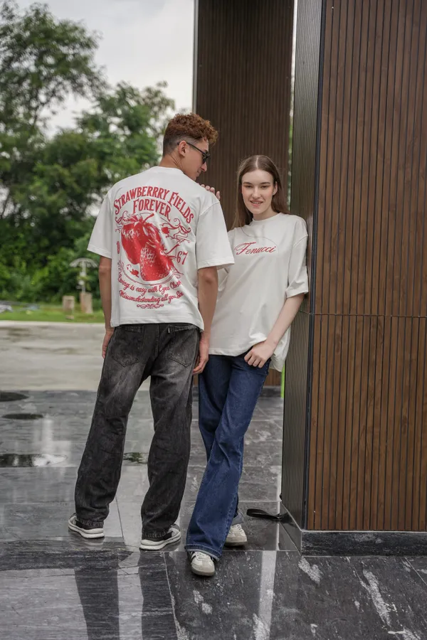 Vanilla_Drift_Strawberry_Anthem_Printed_Cotton_Oversized_Tee_For_Unisex