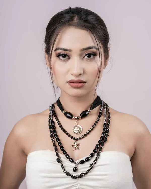 Black_Premium_Necklace_For_Women