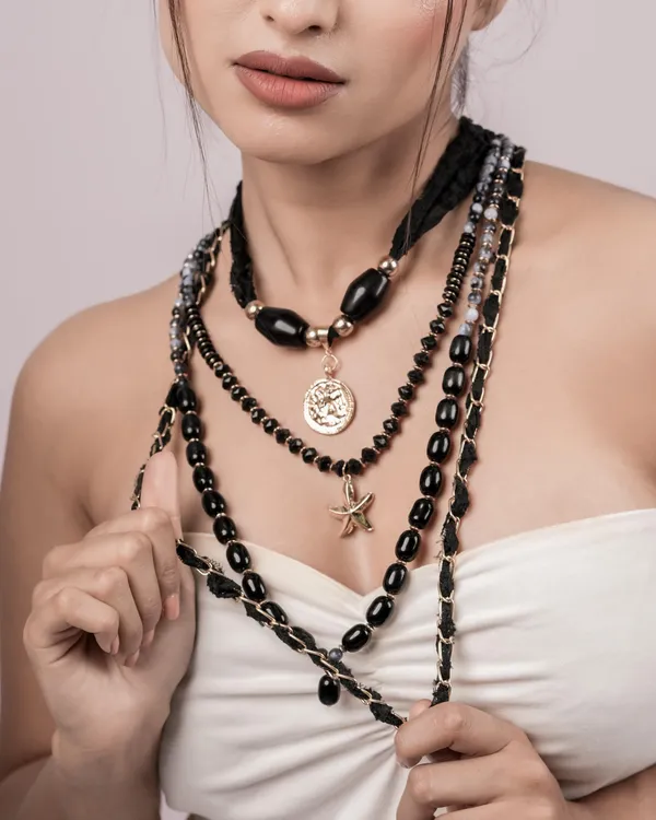 Black_Premium_Necklace_For_Women