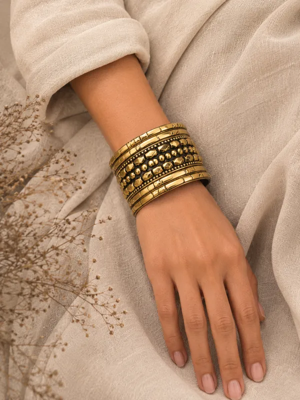 Golden_Premium_Bangle_For_Women