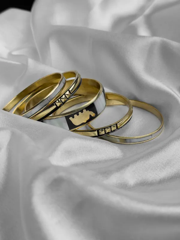 Black_Premium_Bangle_For_Women