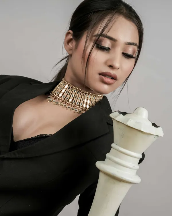 Golden_Premium_Necklace_Choker_For_Women