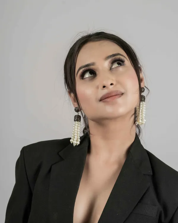 White_Premium_Earring_For_Women