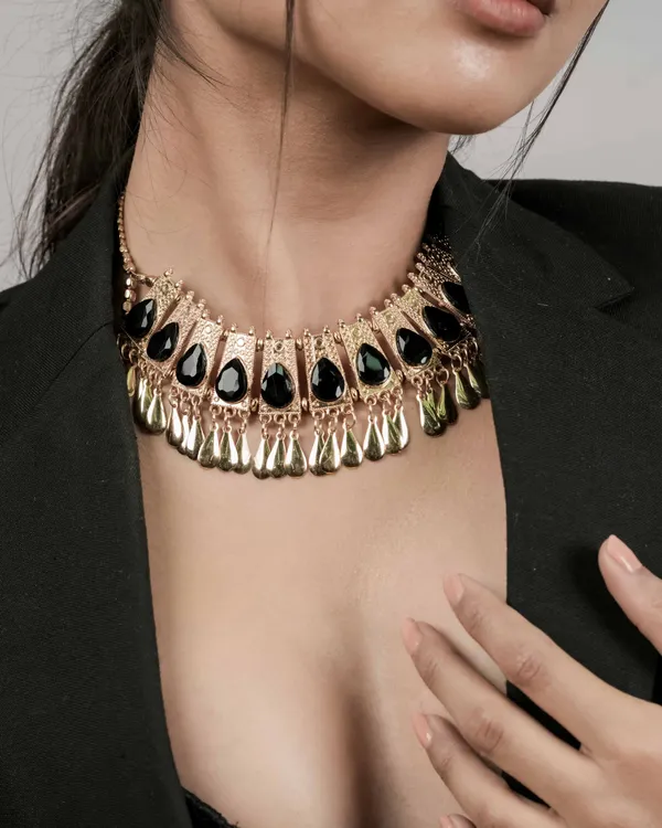 Black_And_Silver_Premium_Necklace_For_Women