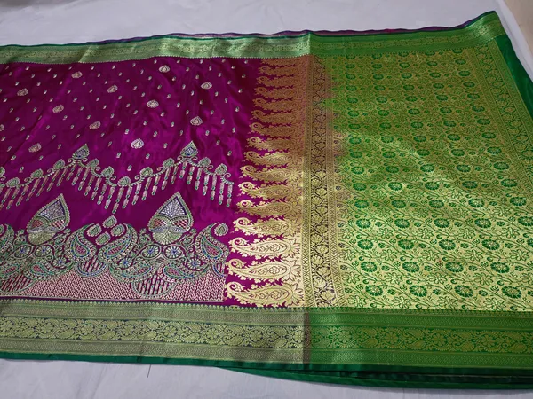 Deep_Magenta_And_Purple_Banarasi_Silk_Embroidery_Saree_For_Women