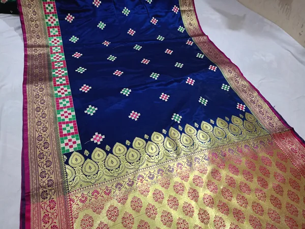 Blue_Silk_Blend_Embroidery_Work_Saree_For_Women