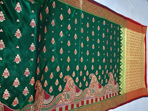 Bottle_Green_Silk_Blend_Embroidery_Work_Saree_For_Women