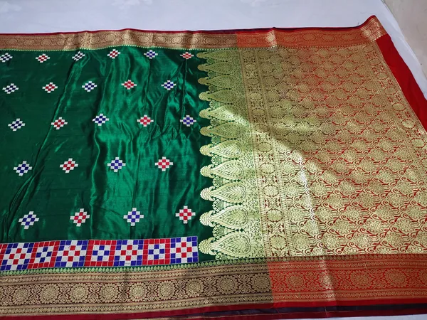 Deep_Green_Silk_Embroidery_Work_Saree_For_Women