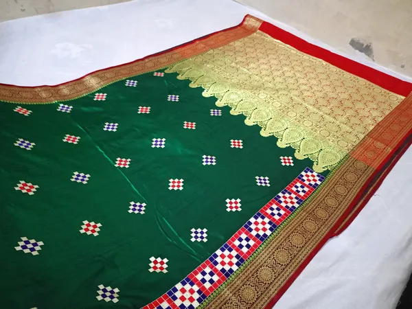 Deep_Green_Silk_Embroidery_Work_Saree_For_Women