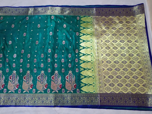 Green_Banarasi_Silk_Zari_Embroidery_Saree_For_Women