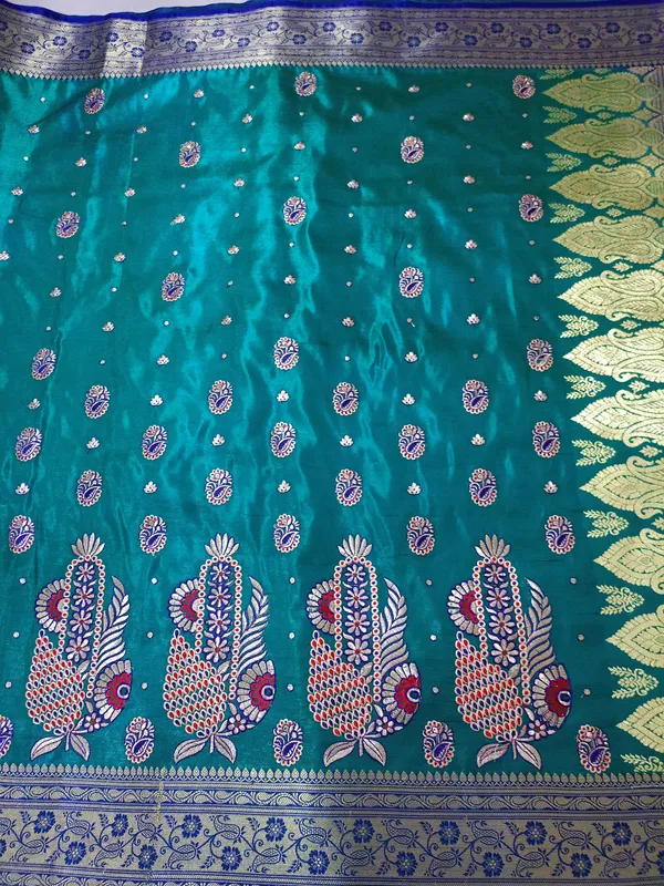 Green_Banarasi_Silk_Zari_Embroidery_Saree_For_Women