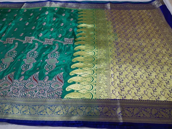 Green_Banarasi_Silk_Embroidery_Saree_For_Women