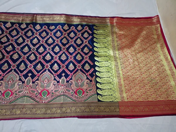 Navy_Blue_Banarasi_Silk_Solid_Embroidery_Saree_For_Women