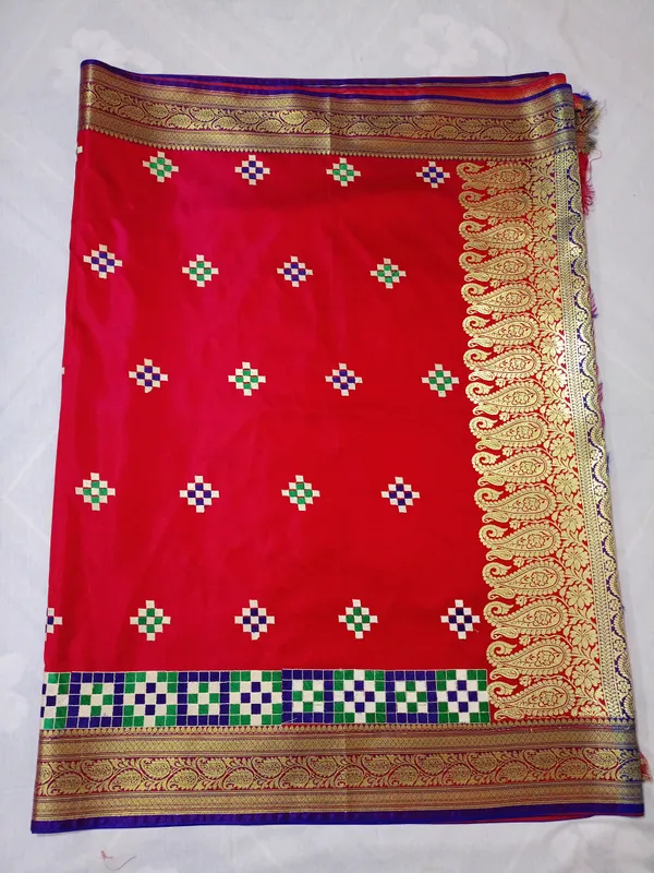 Red_Banarasi_Embroidery_Work_Saree_For_Women