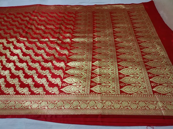 Red_Banarasi_Saree_For_Women