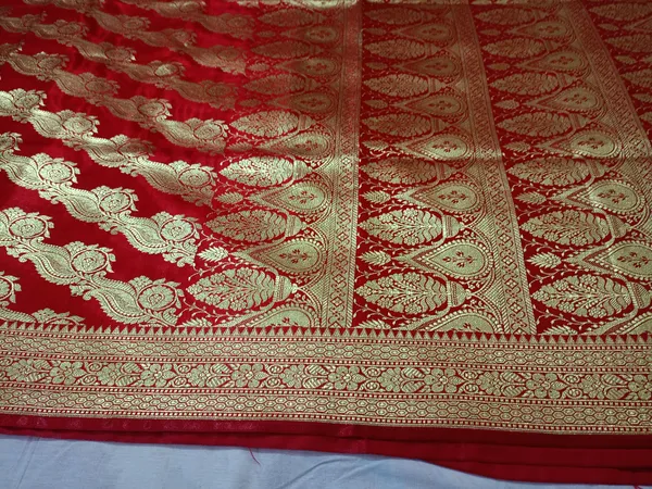 Red_Banarasi_Saree_For_Women