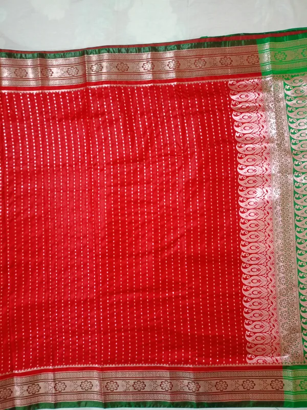 Red_Banarasi_Saree_For_Women