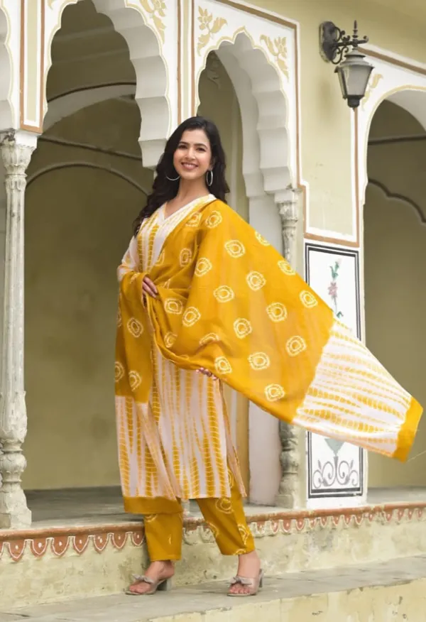 Yellow_Lovely_Color_Cotton_Fabric_Casual_Kurti_For_Women
