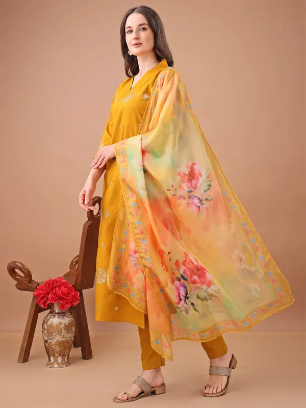 Yellow_Mustard_Silk_Embroidered_Kurta_Set_For_Women