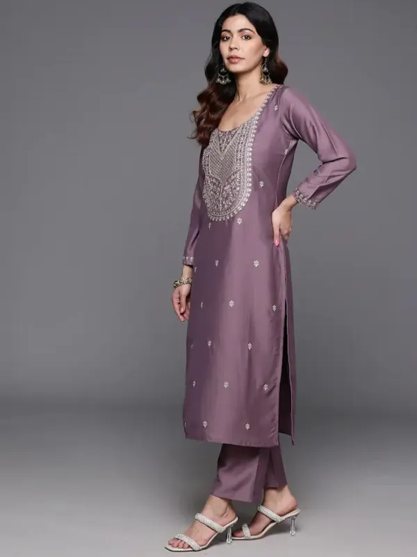 Purple_Chanderi_Embroidered_Salwar_Suit_For_Women