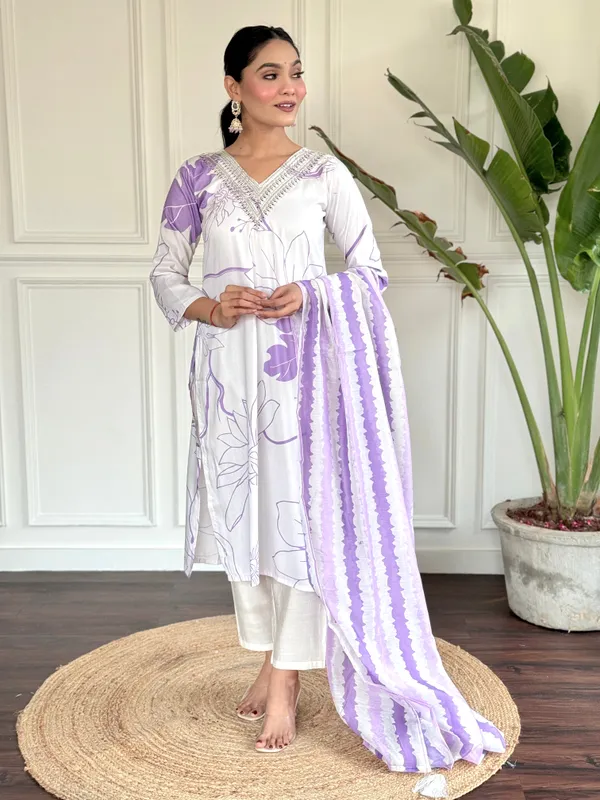 White_Rayon_Print_Kurta_Set_With_Dupatta_For_Women