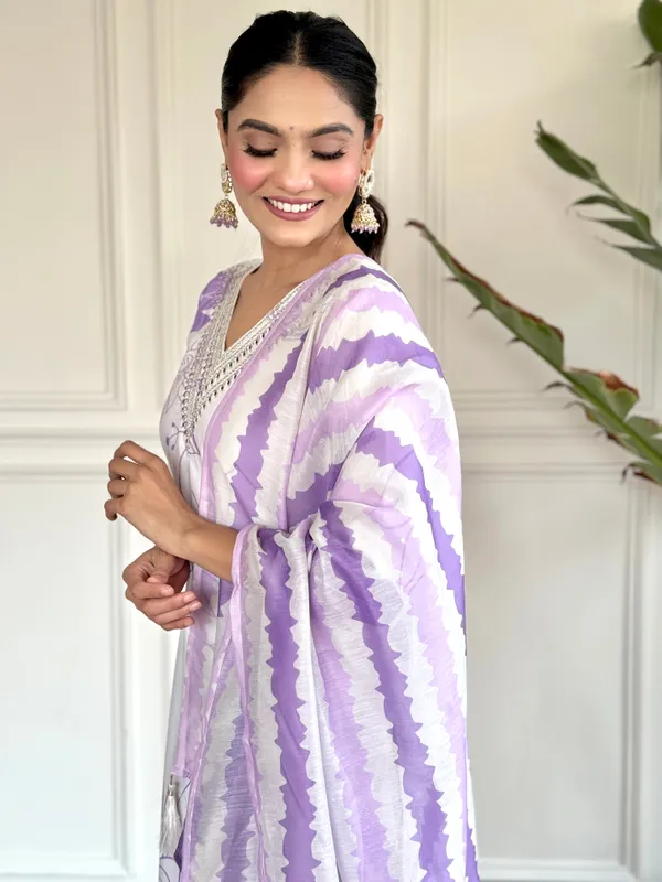 White_Rayon_Print_Kurta_Set_With_Dupatta_For_Women