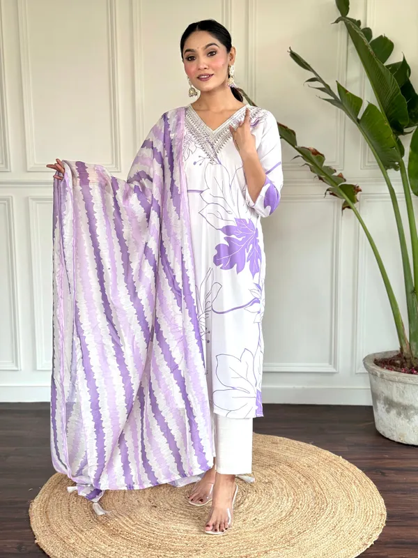 White_Rayon_Print_Kurta_Set_With_Dupatta_For_Women