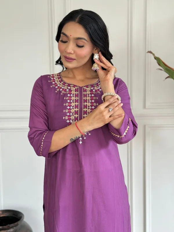 Purple_Embroidered_Chanderi_Viscose_Kurta_Set_For_Women