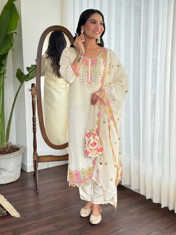 White_Elegant_Viscose_Chanderi_Embroidered_Kurta_Set_With_Chanderi_Dupatta_For_Women