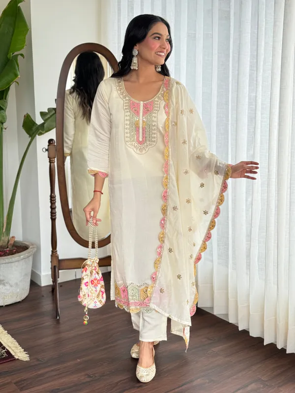 White_Elegant_Viscose_Chanderi_Embroidered_Kurta_Set_With_Chanderi_Dupatta_For_Women
