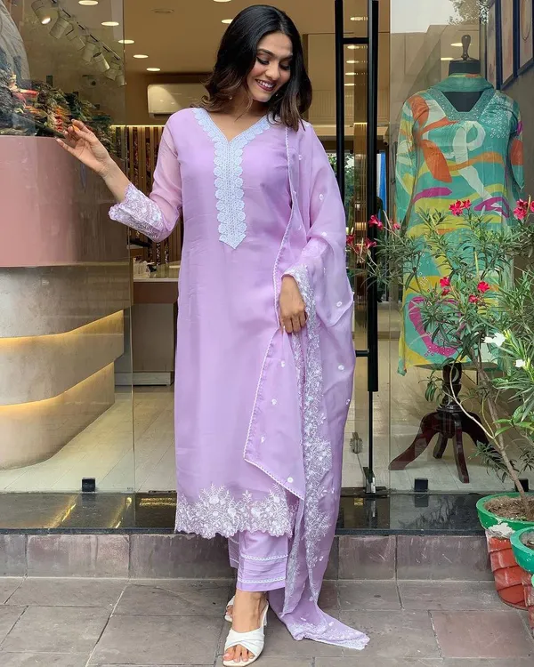 Lavender_Luxury_Lavender_Embroidered_Georgette_Suit_With_Chanderi_Bottom_Dupatta_At_Best_Price_For_Women