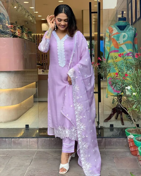 Lavender_Luxury_Lavender_Embroidered_Georgette_Suit_With_Chanderi_Bottom_Dupatta_At_Best_Price_For_Women