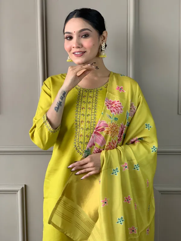 Lemon_Yellow_Viscose_Chanderi_Kurti_Set_With_Satin_Dupatta_For_Women